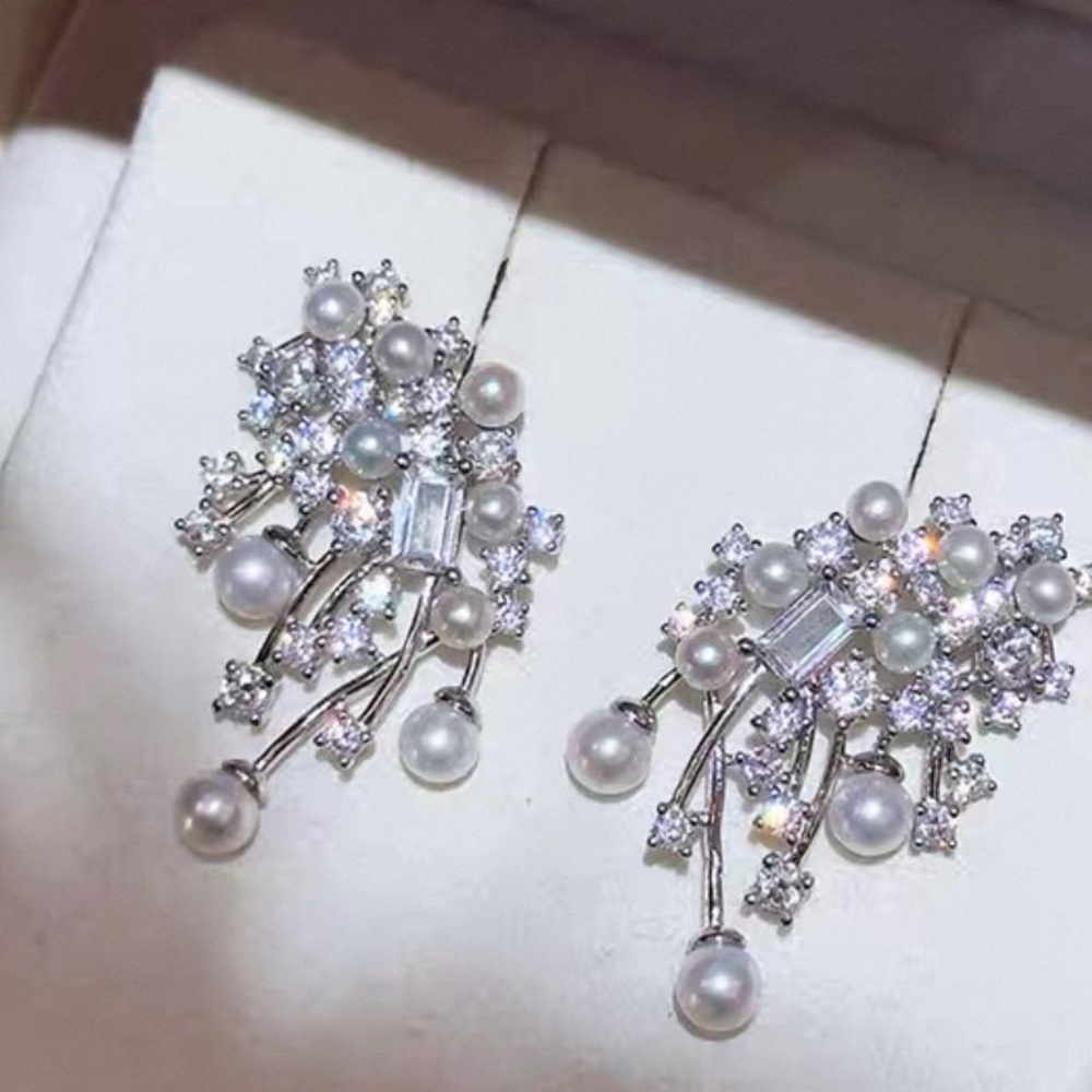 Elegant Pearl & Crystal Floral Earrings
